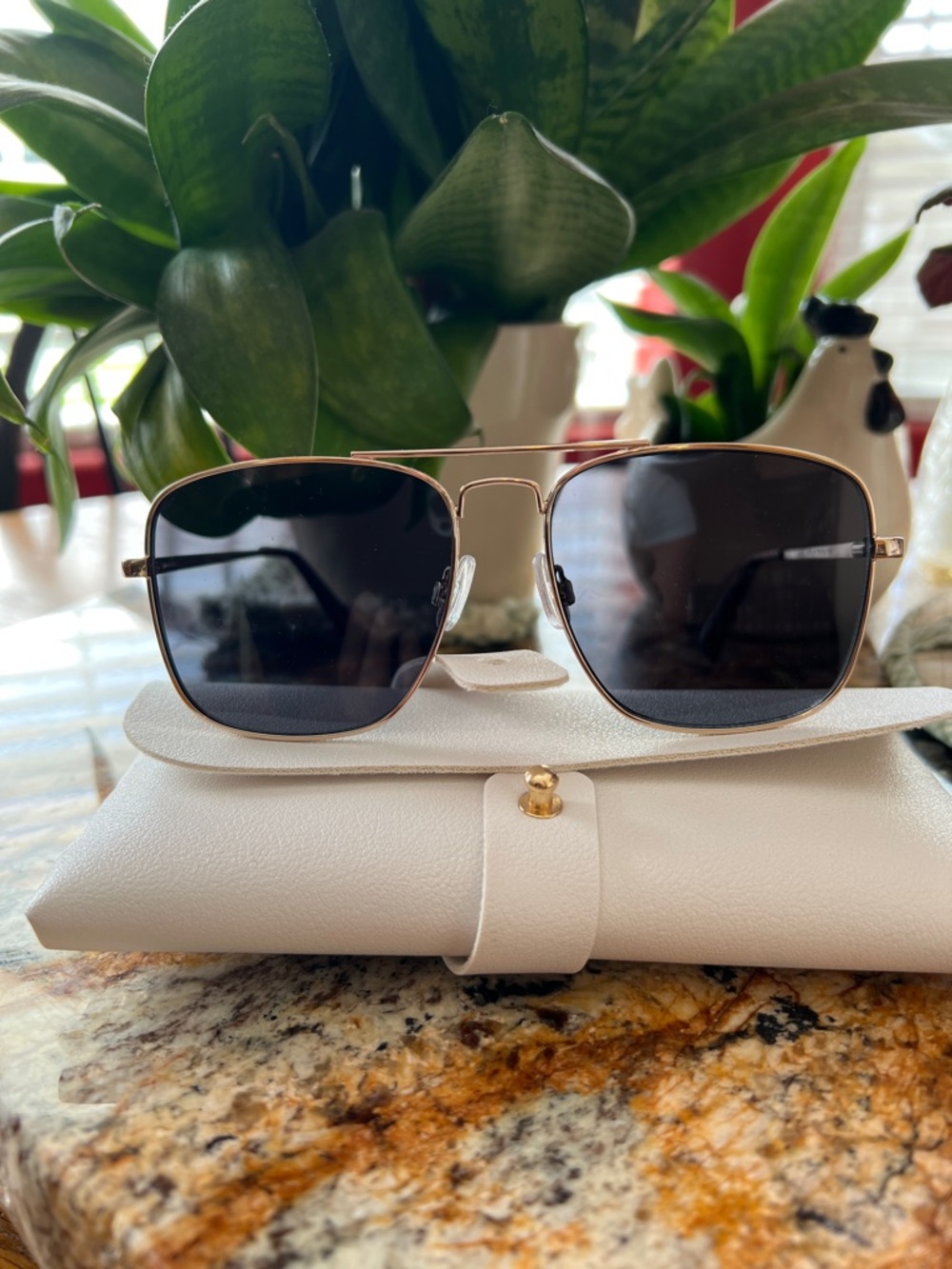 Women's Gold Frame Sunglasses with Black Lenses Aviator Style - Picture 4 of 4